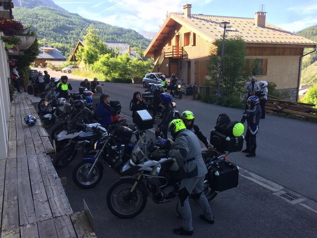 Hotel Plein Soleil Allos Exterior foto